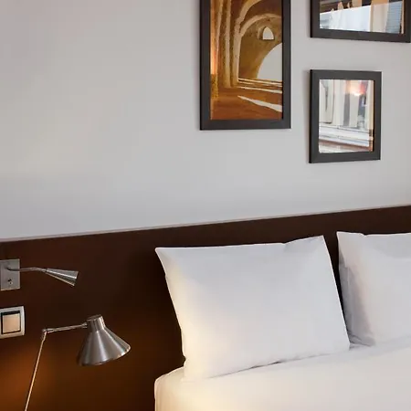 Mercure Paris La Defense Grande Arche Aparthotel 4*