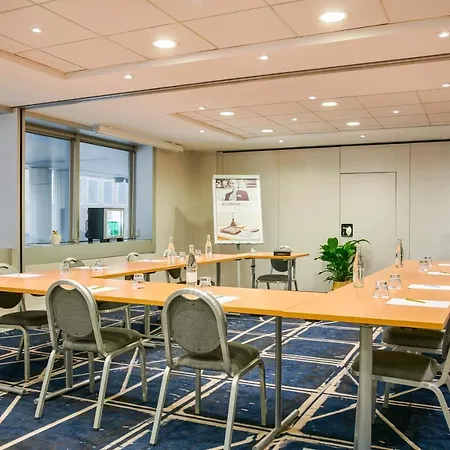 Apart-hotel Mercure Paris La Defense Grande Arche 4*