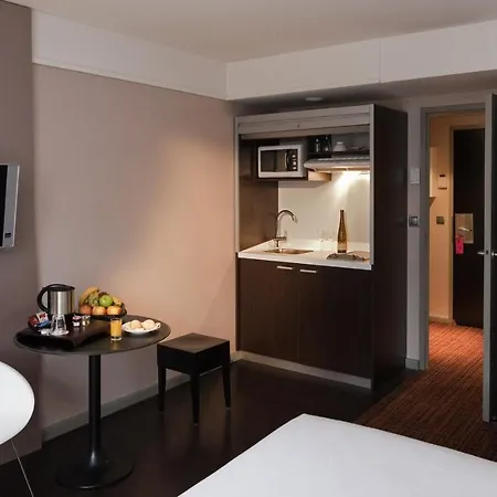 Aparthotel Mercure Paris La Defense Grande Arche