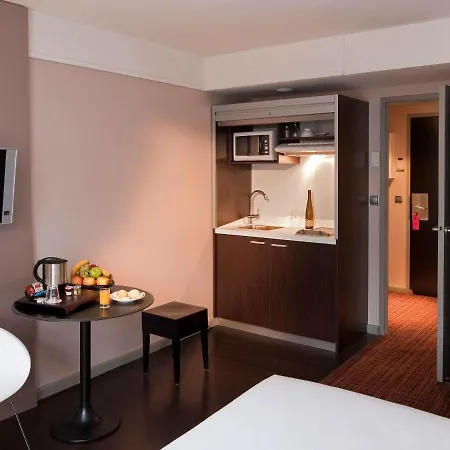 Mercure Paris La Defense Grande Arche Aparthotel Nanterre