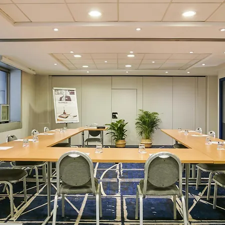 Mercure Paris La Defense Grande Arche 3* نانتير