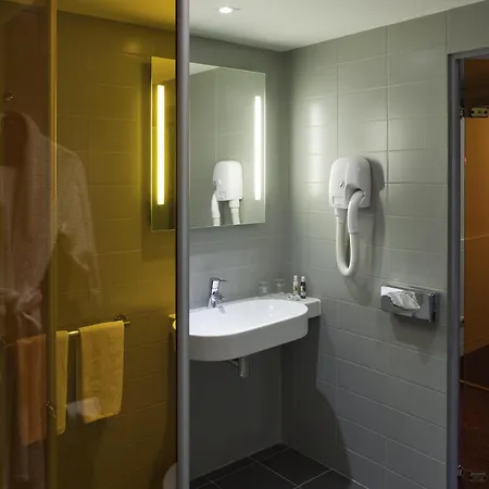 Mercure Paris La Defense Grande Arche 3*