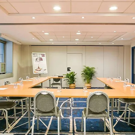 Mercure Paris La Defense Grande Arche Aparthotel Nanterre